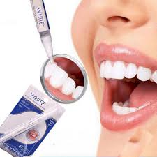 BLANQUEADOR DENTAL EN GEL